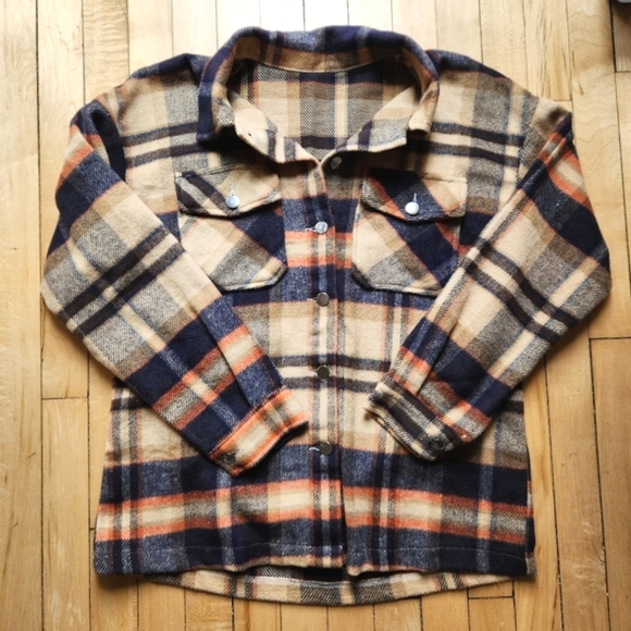 Flannel Shacket Size Large - Picture 9 of 9
